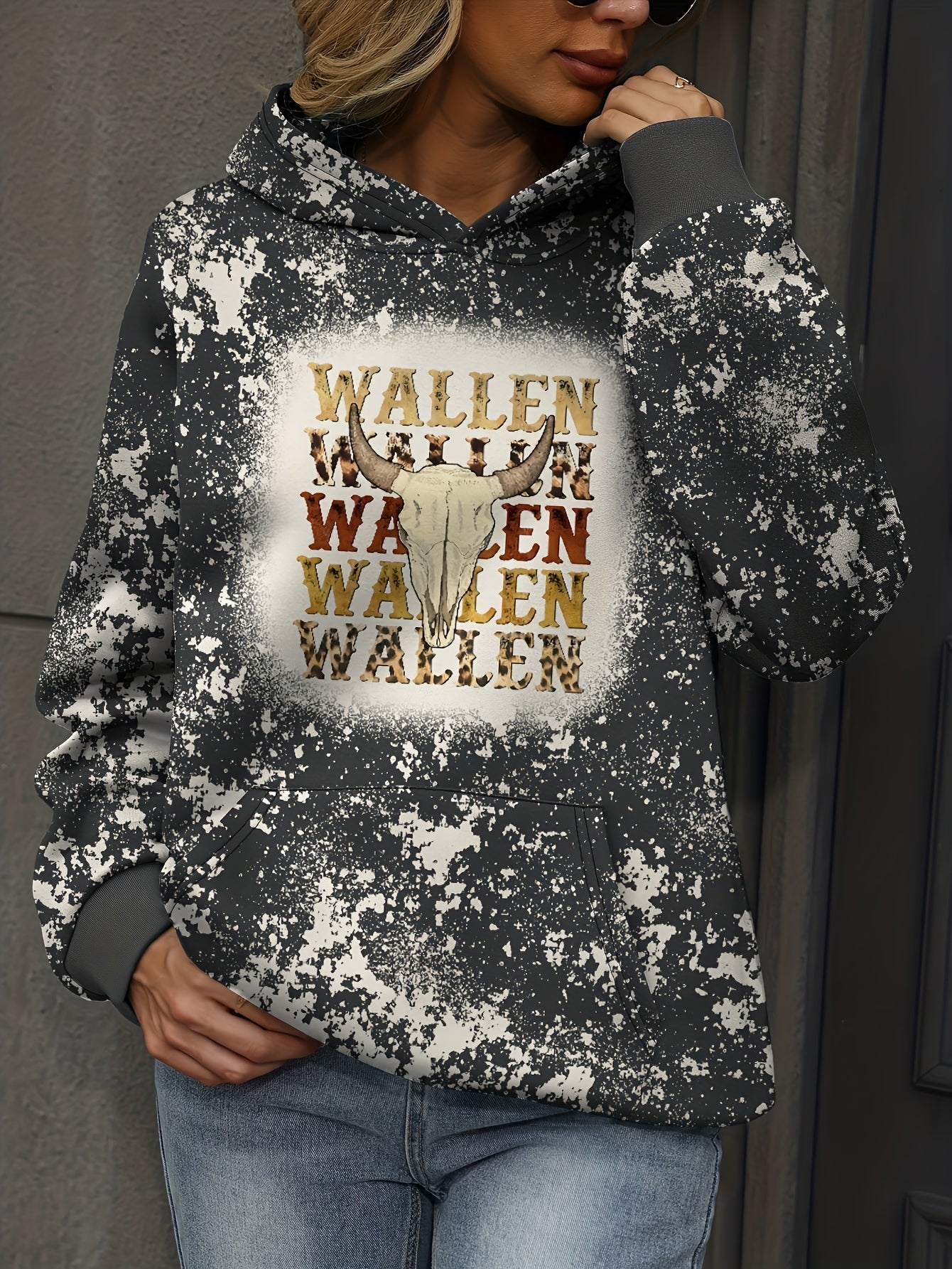 Women's Bull Skull & Letter Print Lounge Hoodie with Kangaroo Pocket, Long Sleeve Pullover for Fall & Winter