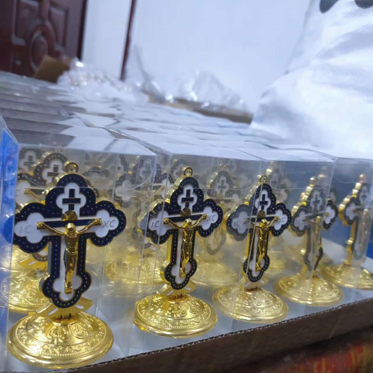 Enamel Alloy Crucifix Ornament Stand for Home, Office & Religious Decor