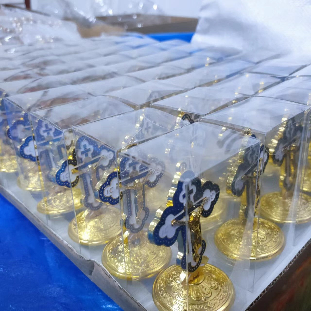 Enamel Alloy Crucifix Ornament Stand for Home, Office & Religious Decor