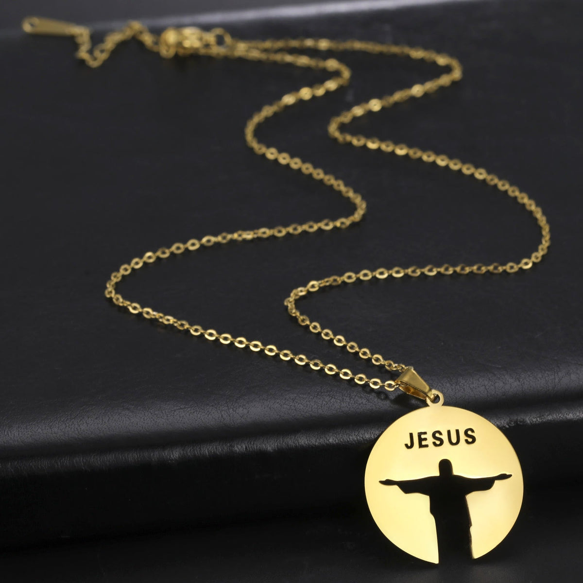 Round Jesus Pendant Necklace