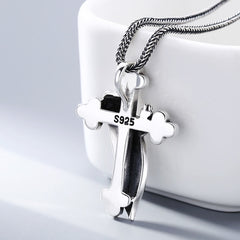 Retro - Styled Sterling Silver Wing Cross Pendant: A Nostalgic Sign of Faith