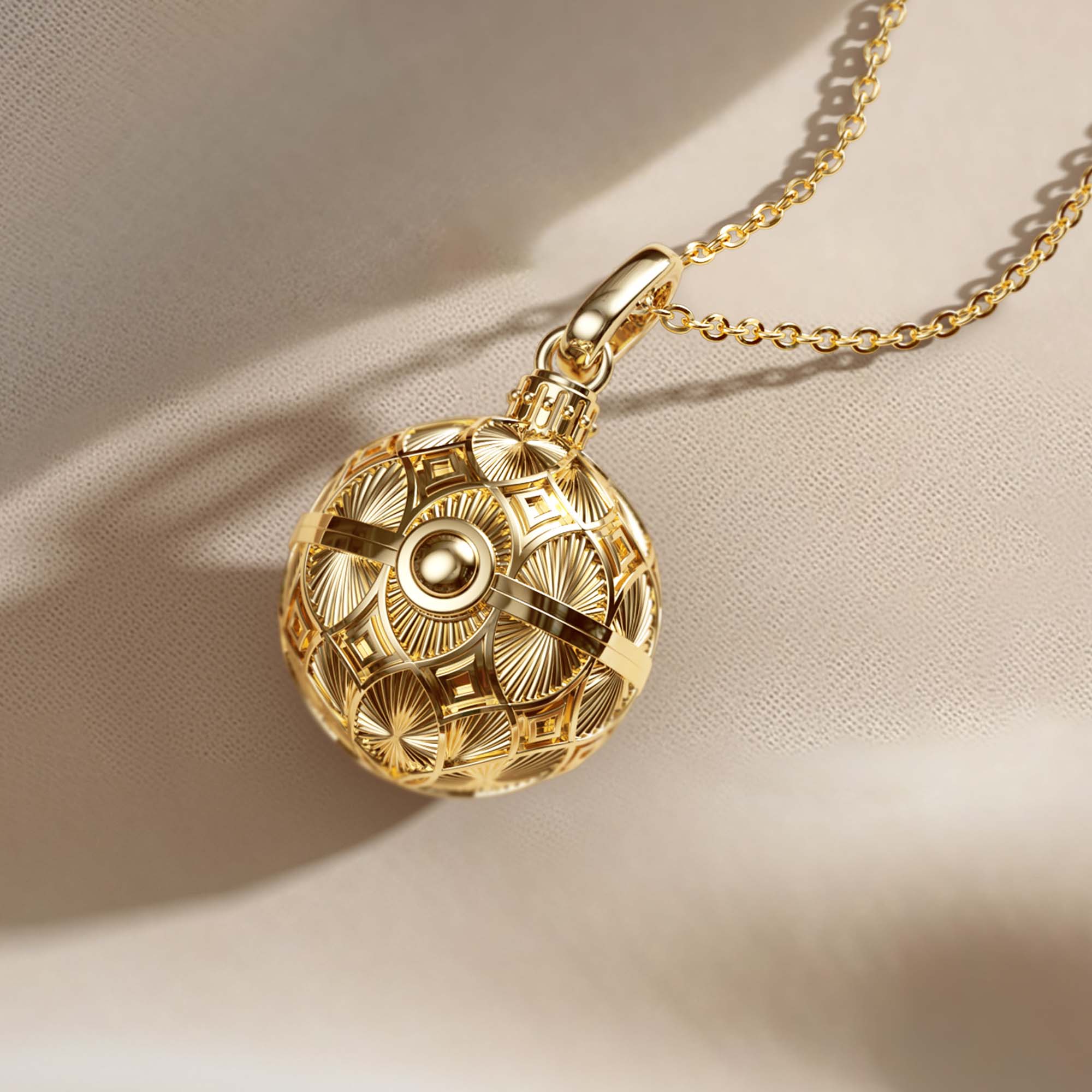 Good Luck Four Leaf Clover Amulet Christmas Ball Locket Pendant
