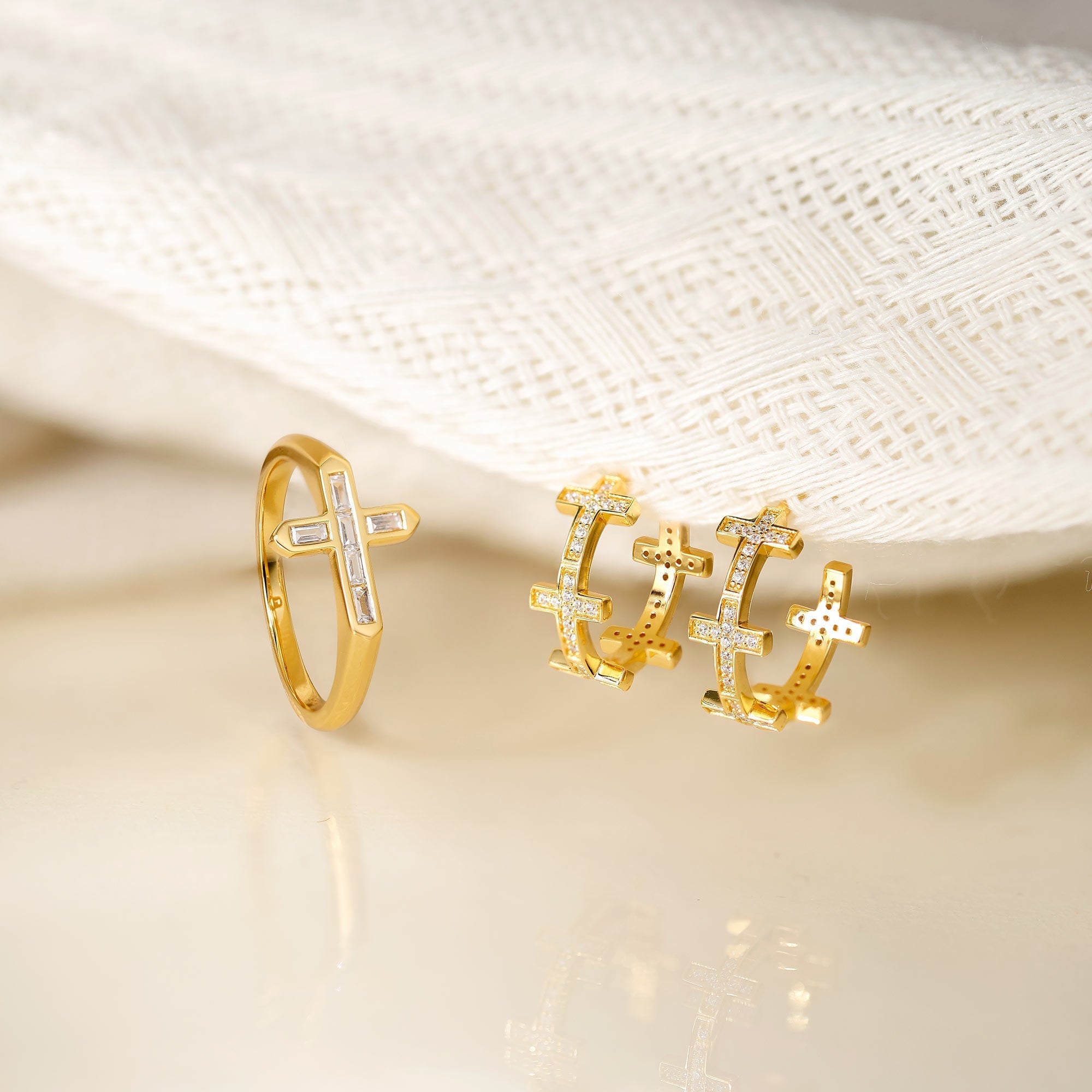 Cross Statement Ring