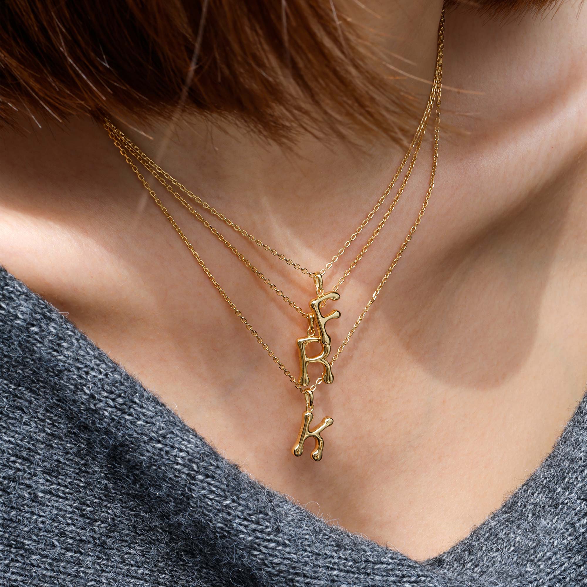 Bubble Initial Letter R Pendant Necklace