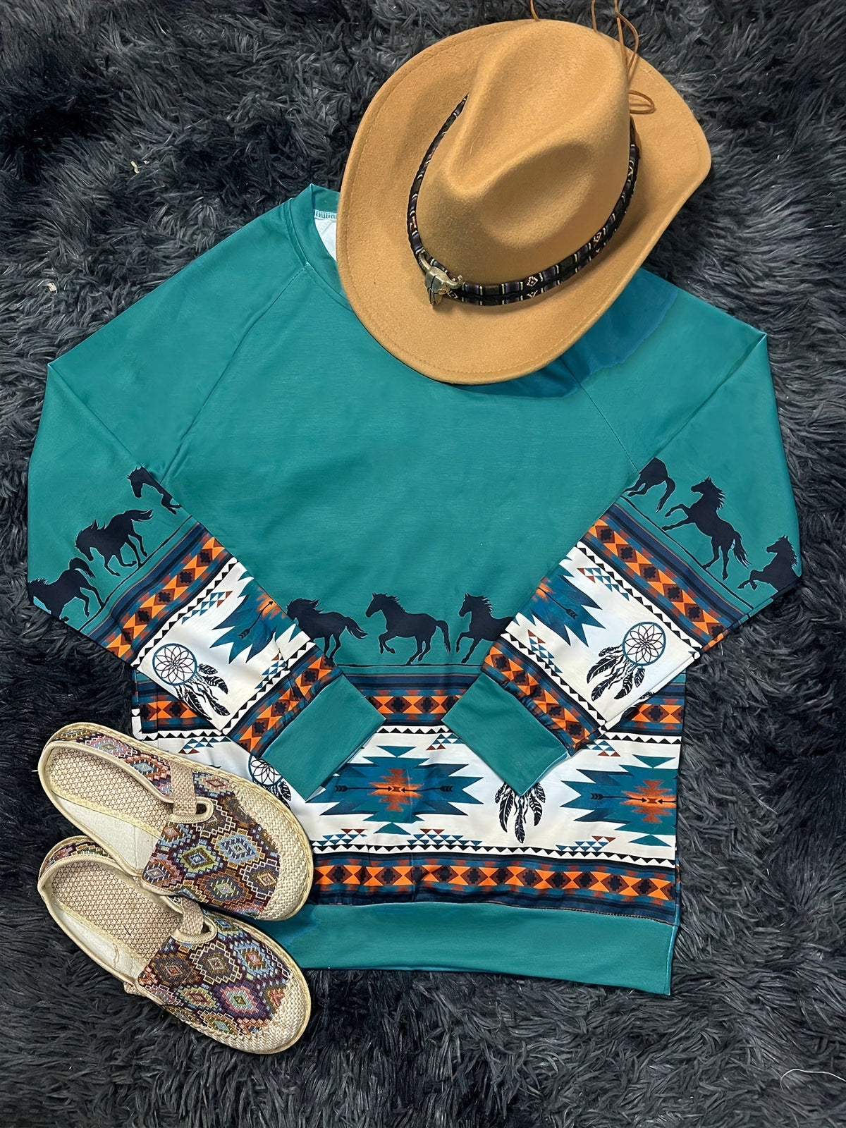 Women's Vintage Aztec Tribal Print Crew Neck Sweatshirt – Soft, Long Sleeve, Perfect for Fall & Winter