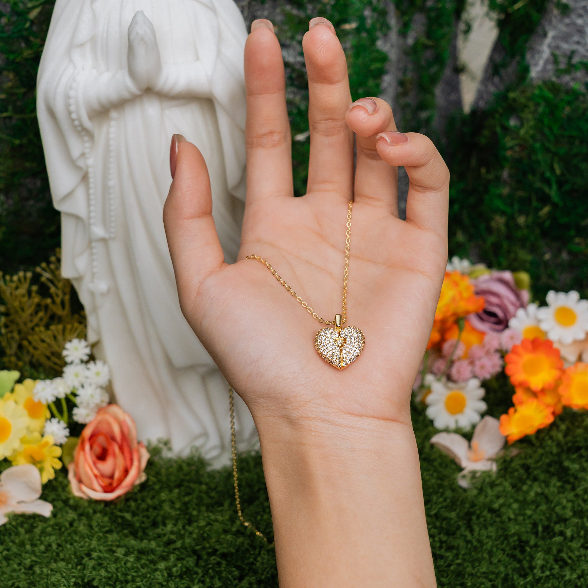 Heart of Faith Necklace – Christian Love & Cross Key Pendant, Gold & Silver Toned Jewelry of Grace