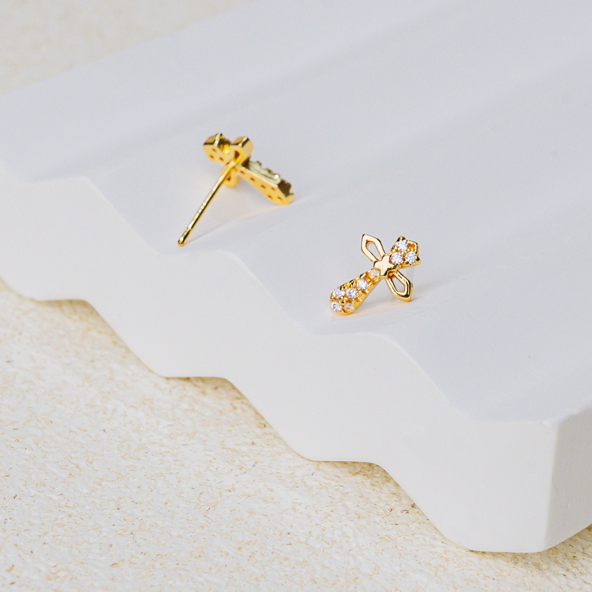 Faith & Shine Cross Jewelry Set – Christian Necklace & Earrings of Grace