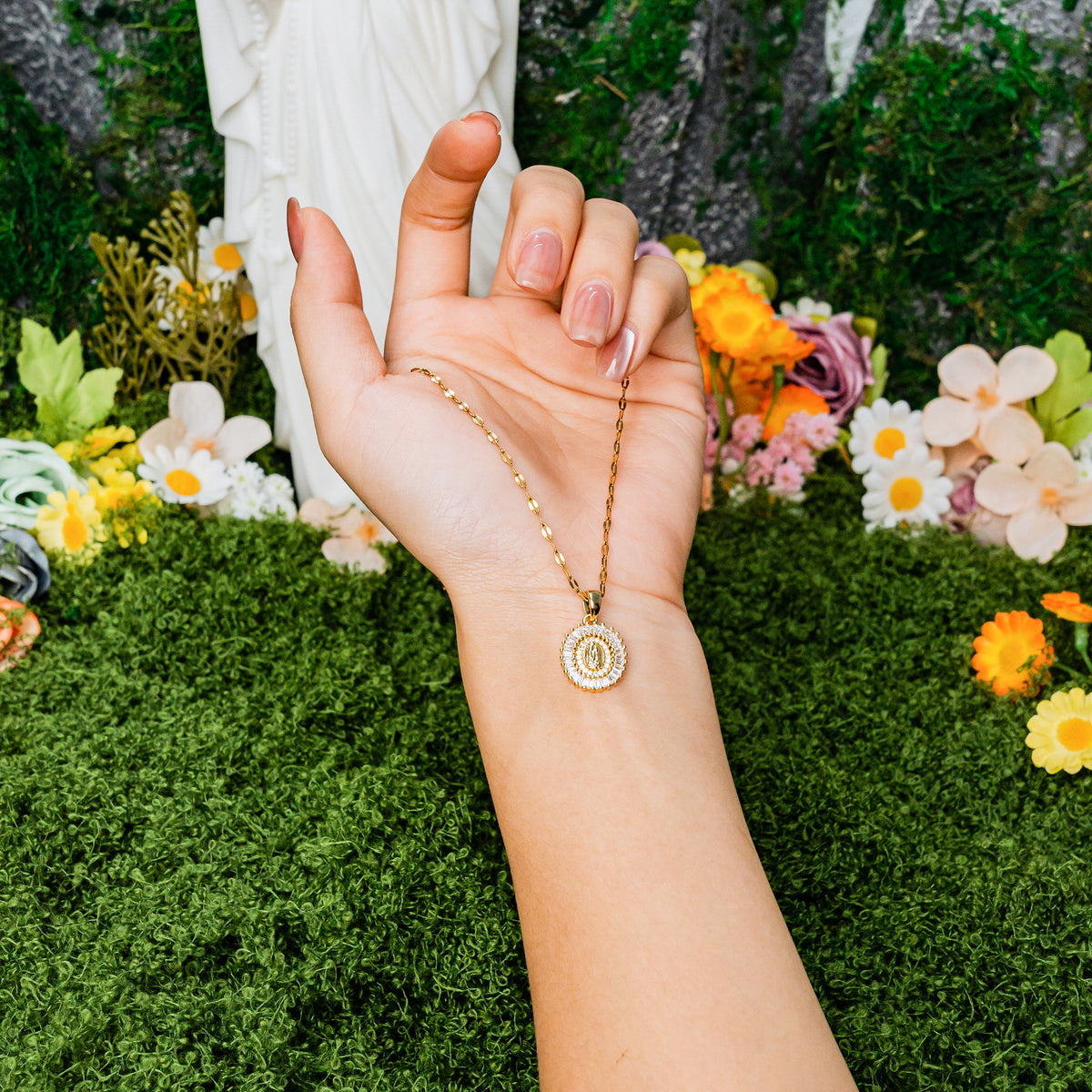 Our Lady Halo Necklace – Gold-Toned Virgin Mary Pendant with Sparkling Stones