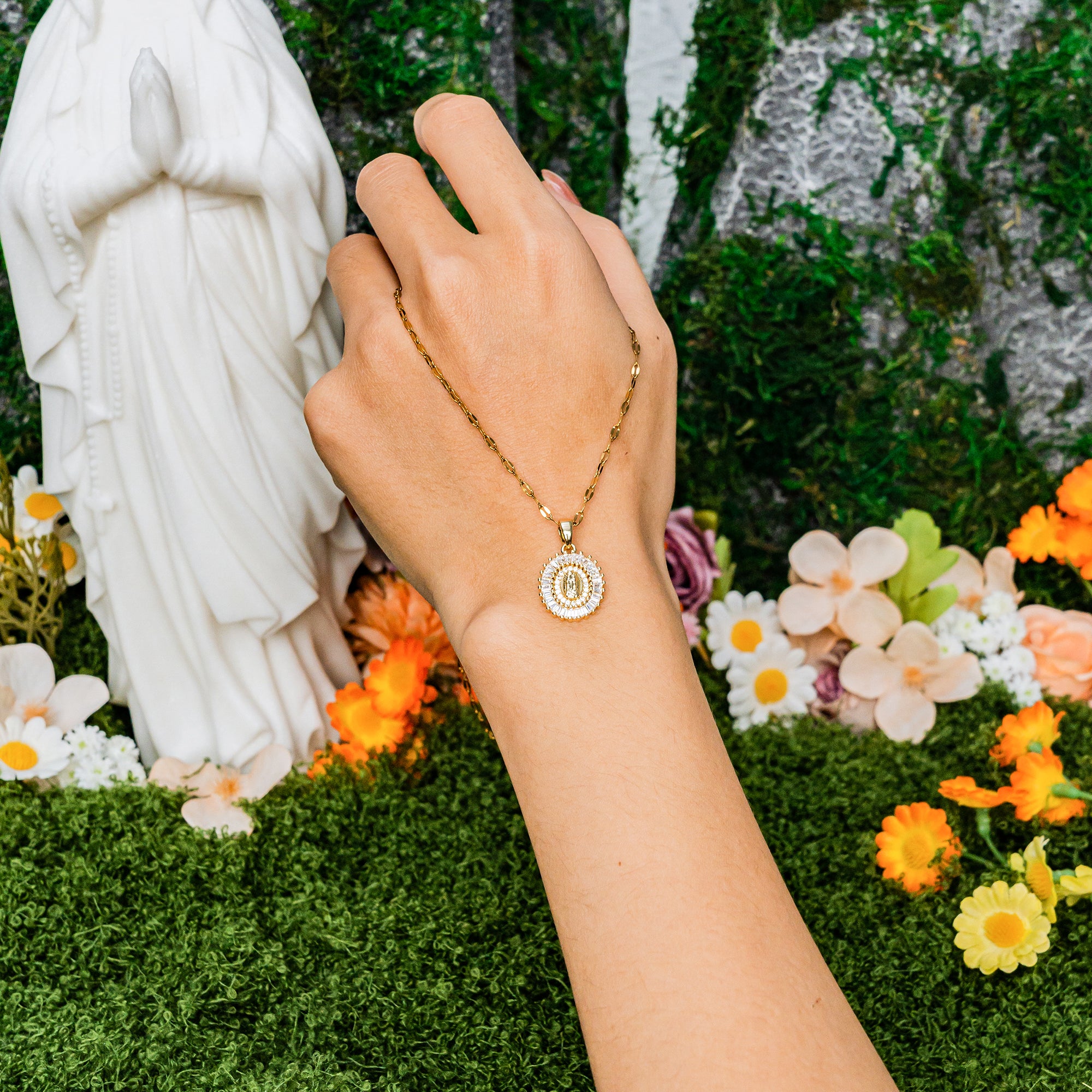 Our Lady Halo Necklace – Gold-Toned Virgin Mary Pendant with Sparkling Stones