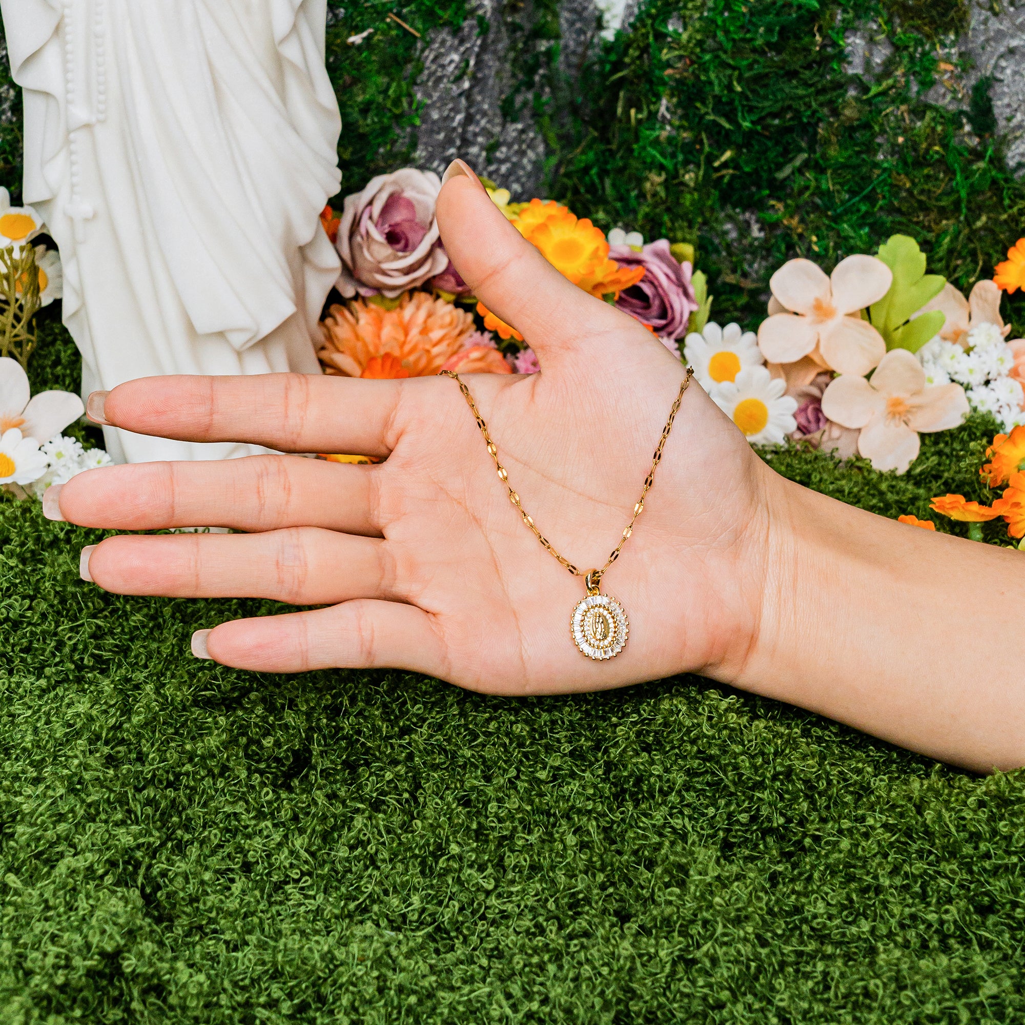 Our Lady Halo Necklace – Gold-Toned Virgin Mary Pendant with Sparkling Stones