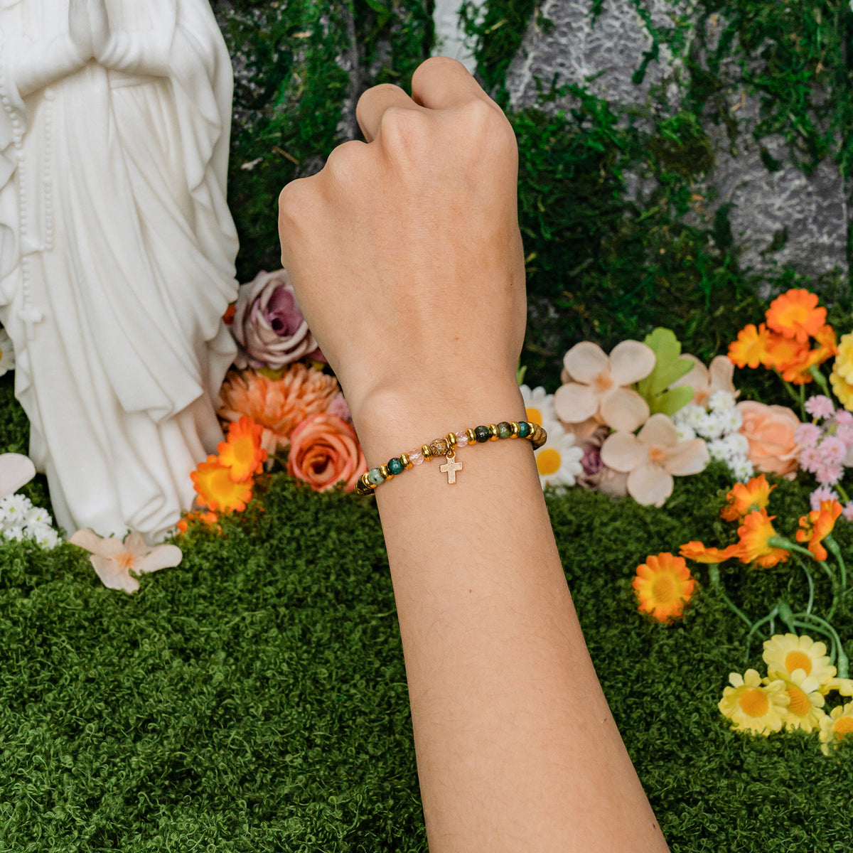 Every Moment Cross Beaded Bracelet – Faith & Blessing Jewelry for Her