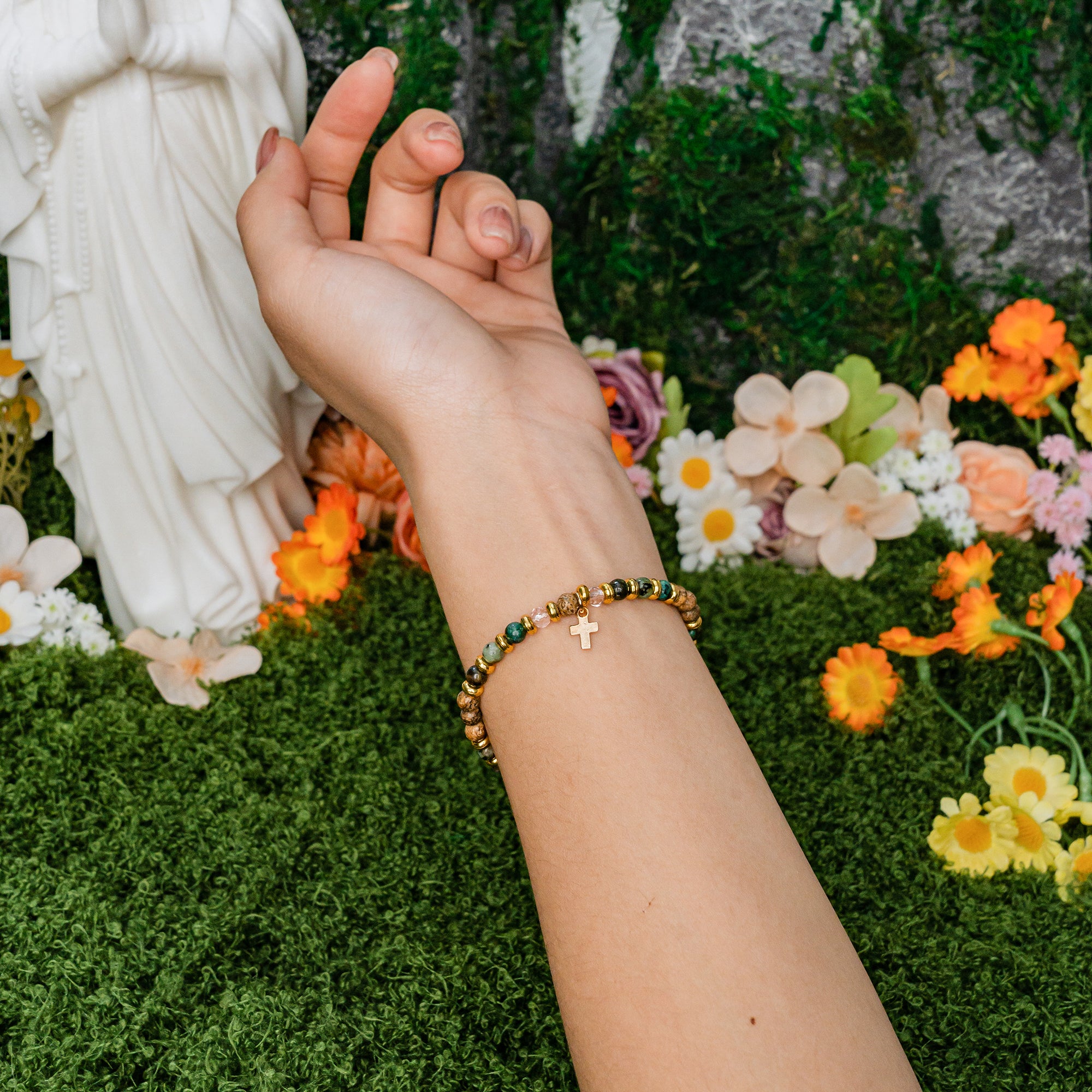 Every Moment Cross Beaded Bracelet – Faith & Blessing Jewelry for Her