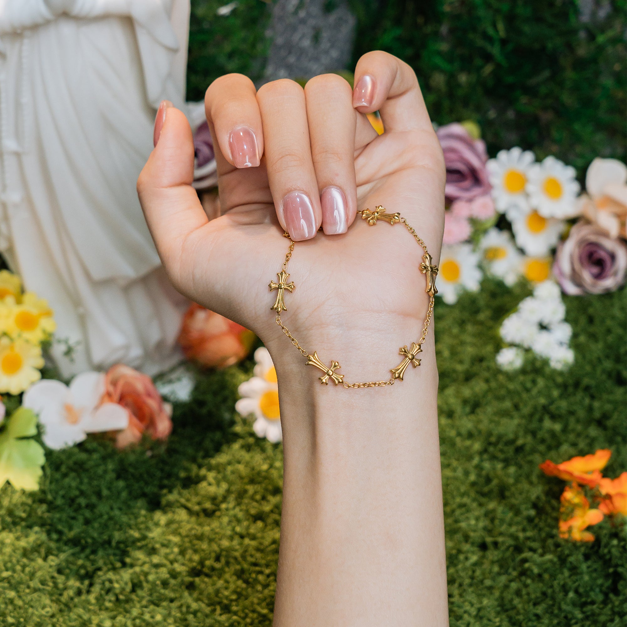 Christian Cross Chain Bracelet – Faith & Devotion Jewelry for Everyday Grace