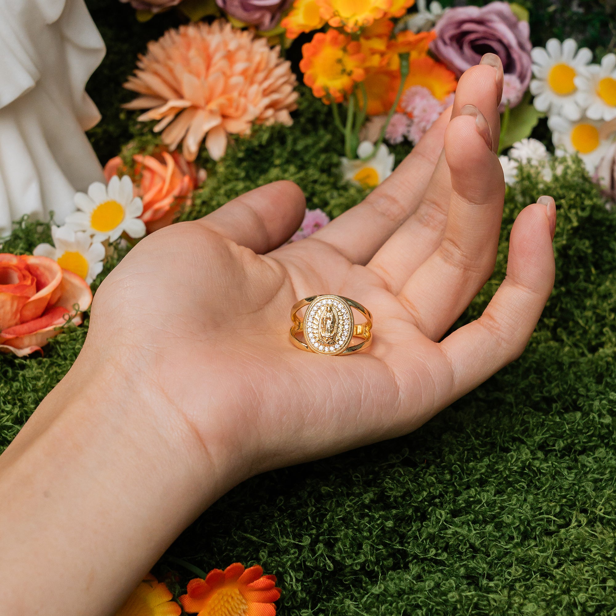 Virgin Mary Medal Ring – Christian Gold-Plated Faith Jewelry for Women & Men