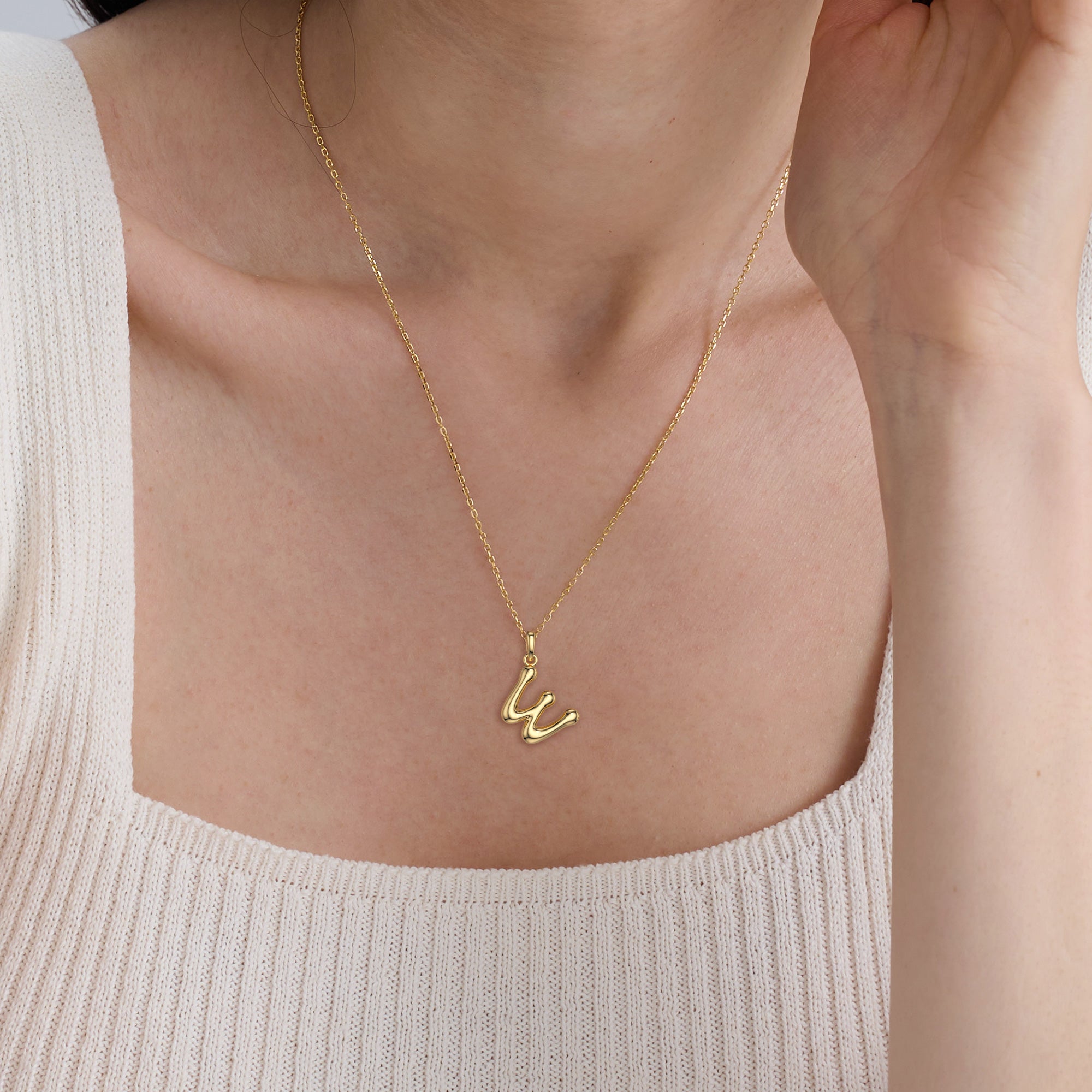 Bubble Initial Letter W Pendant Necklace