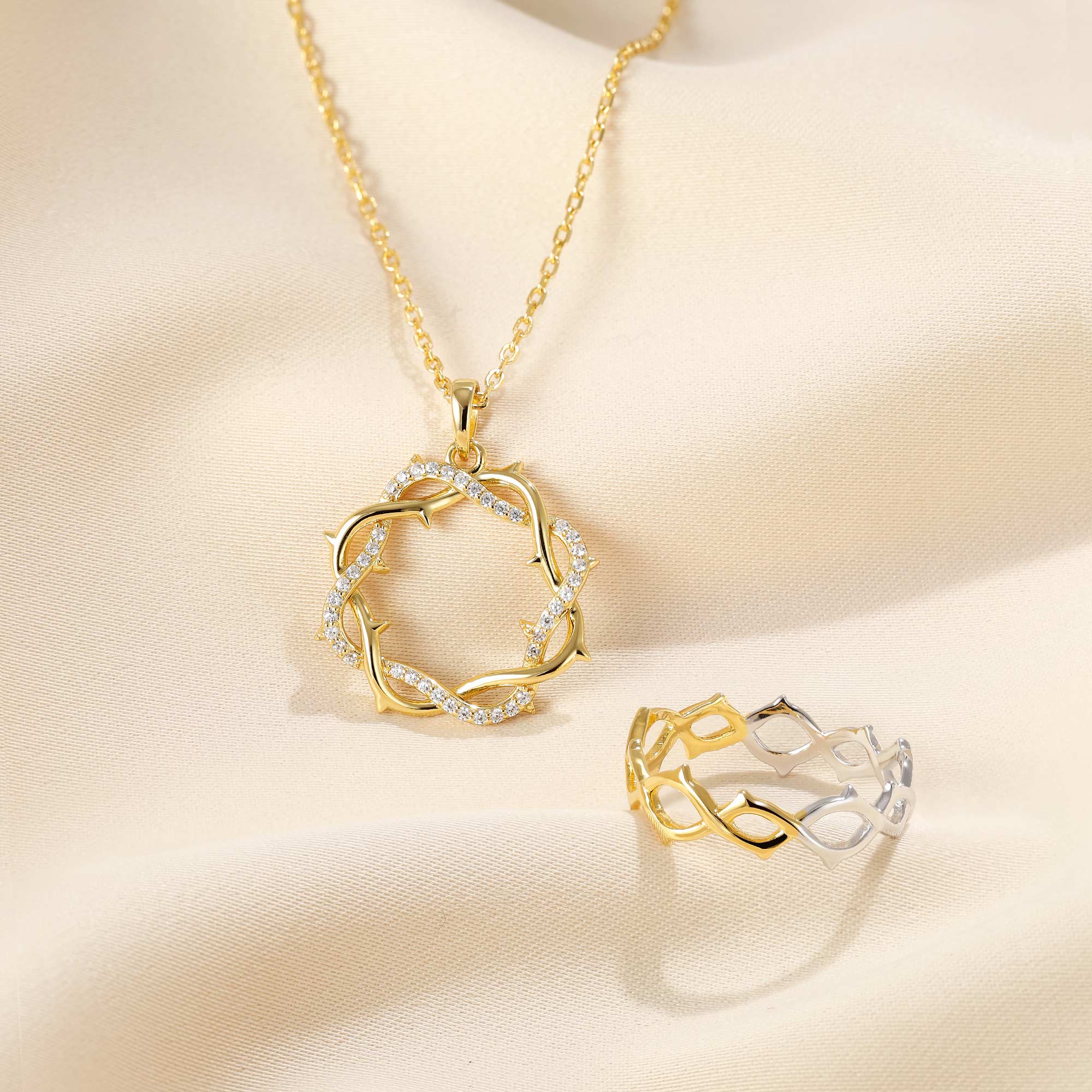 Two-Tone Thorns Statement Ring