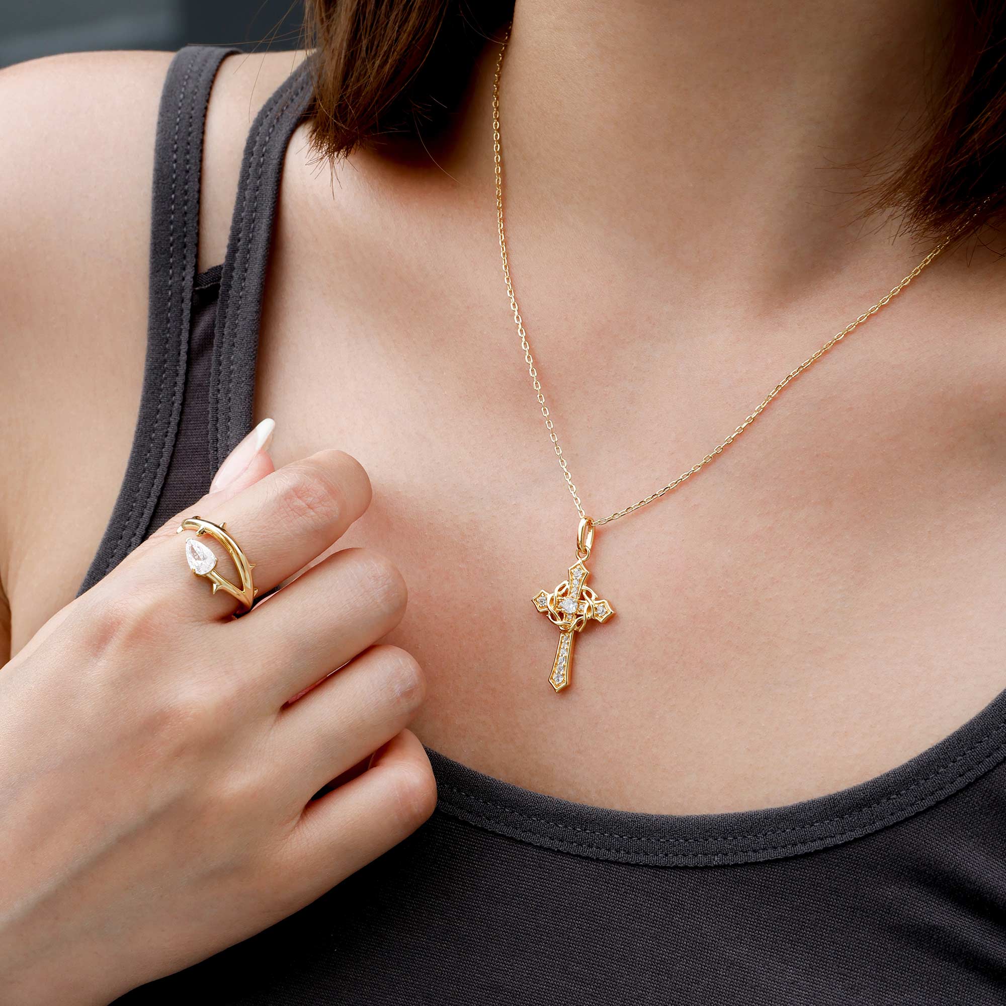 Thorns Pear Statement Ring