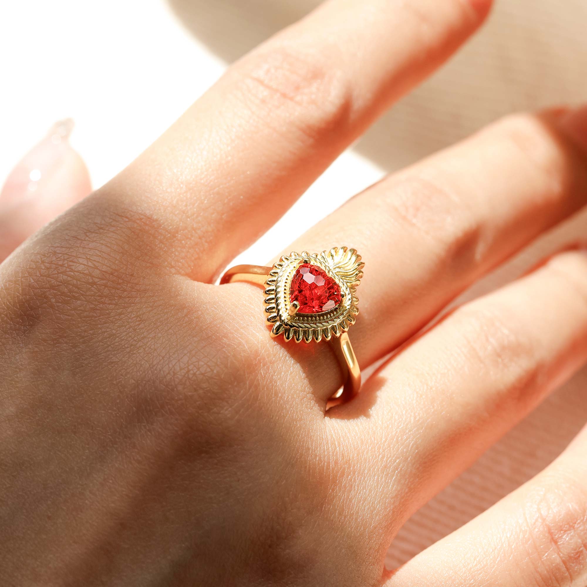 Nova Heart Ring