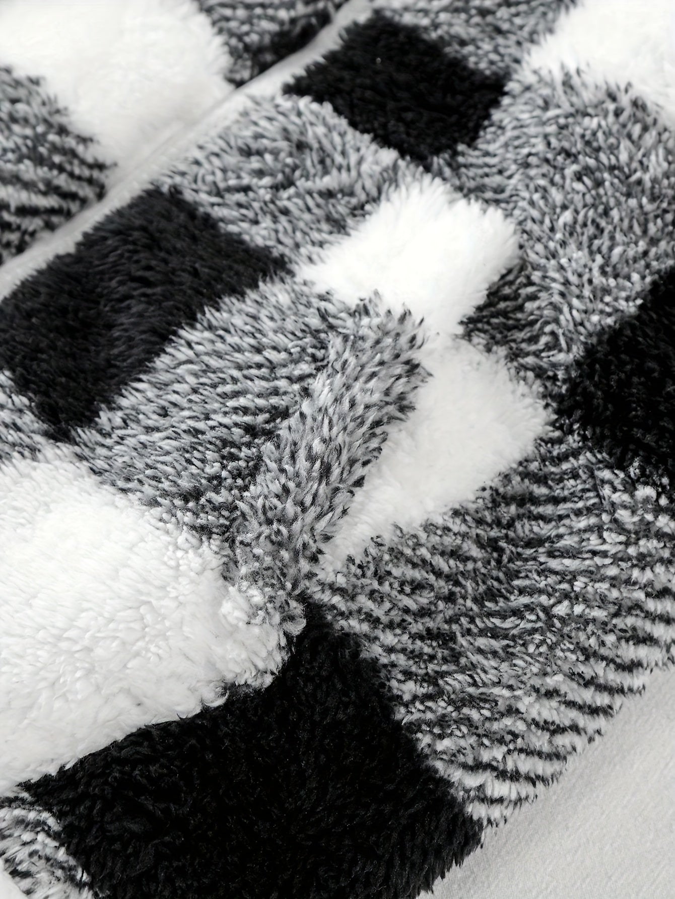 Women's Plus Size Plaid Fleece Jacket – Elegant Hooded Coat with Zipper, Perfect for Autumn/Winter